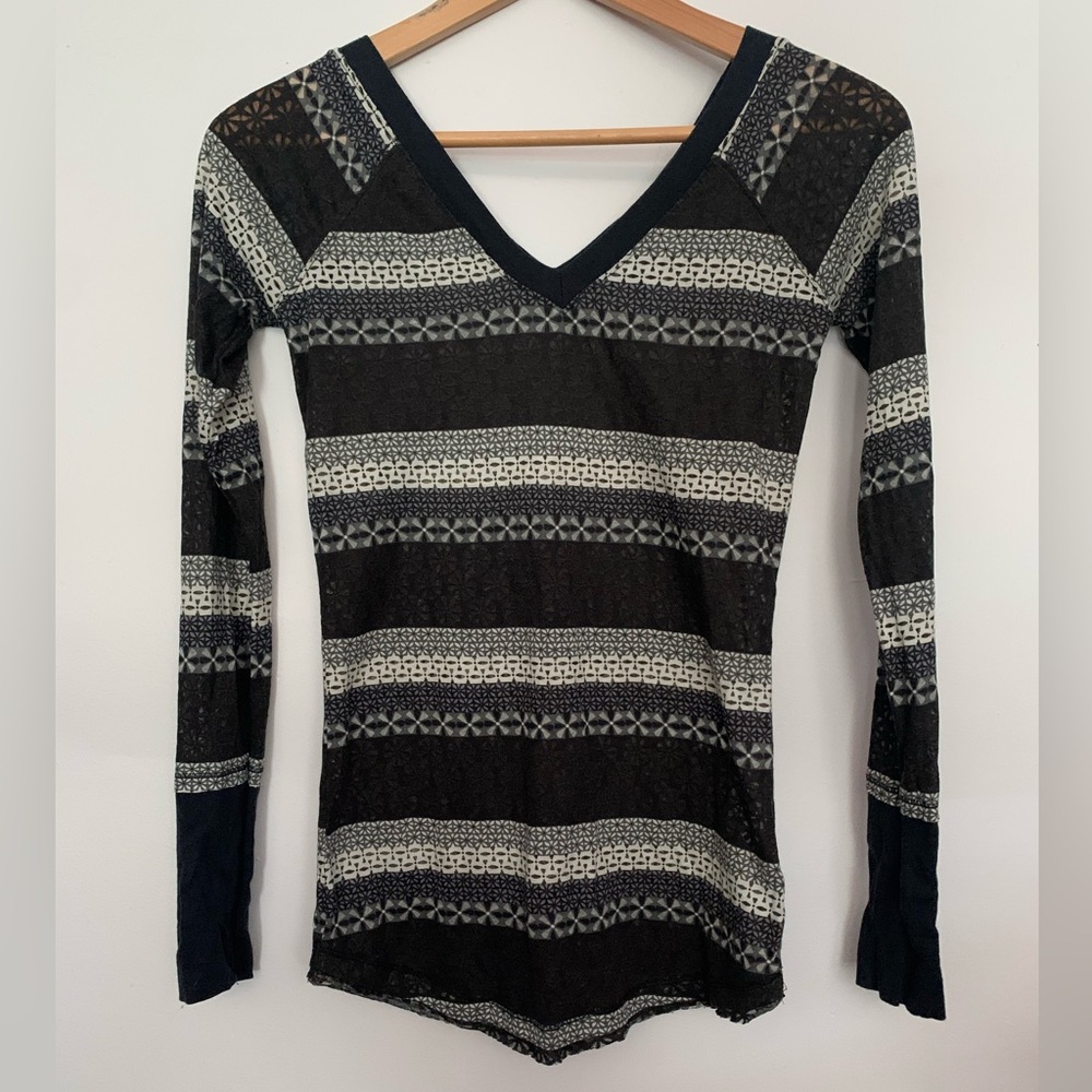 MILEY CYRUS MAX AZRIA Sheer Stripes L/S TOP Juniors Size M